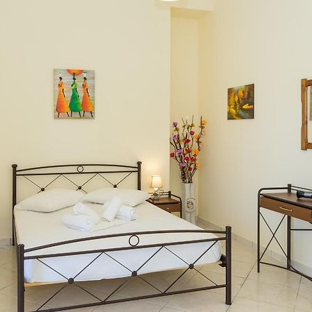 Laganas Strip Mall Apartments المظهر الخارجي الصورة