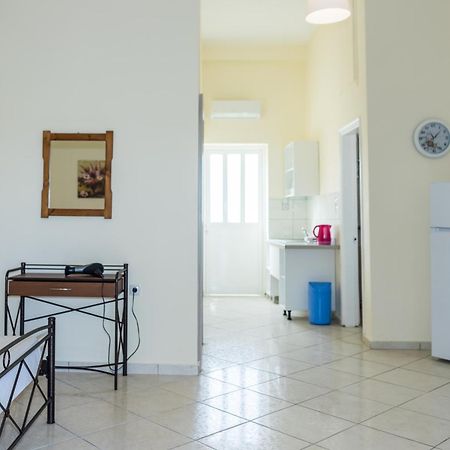 Laganas Strip Mall Apartments المظهر الخارجي الصورة