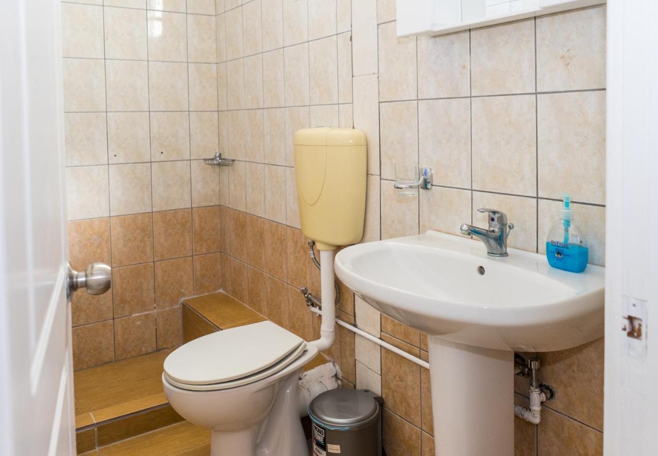 Laganas Strip Mall Apartments المظهر الخارجي الصورة