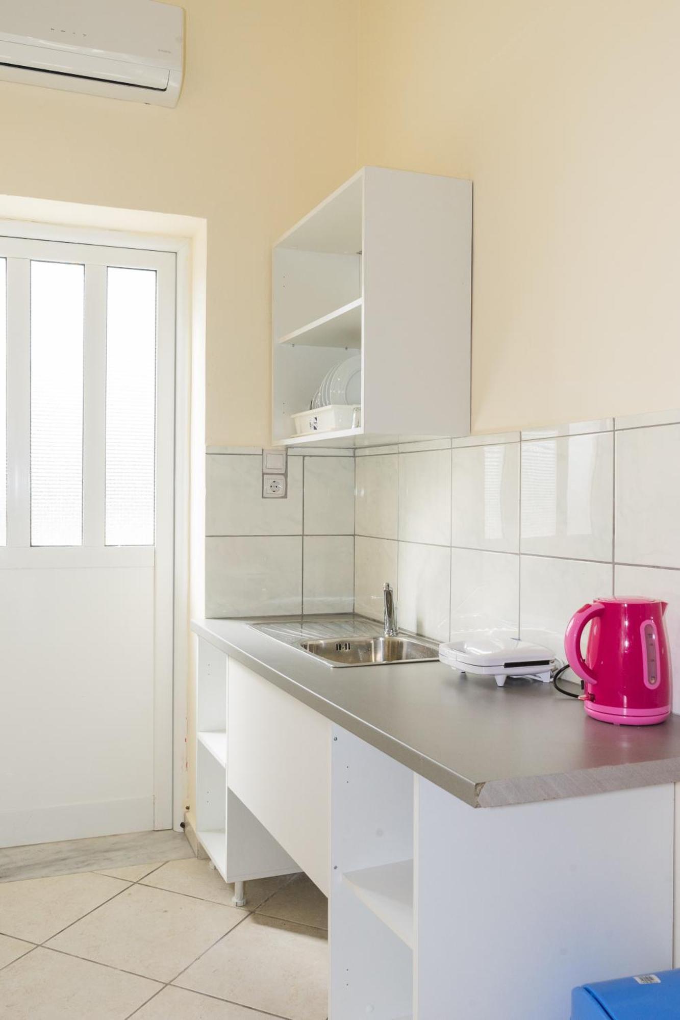 Laganas Strip Mall Apartments المظهر الخارجي الصورة