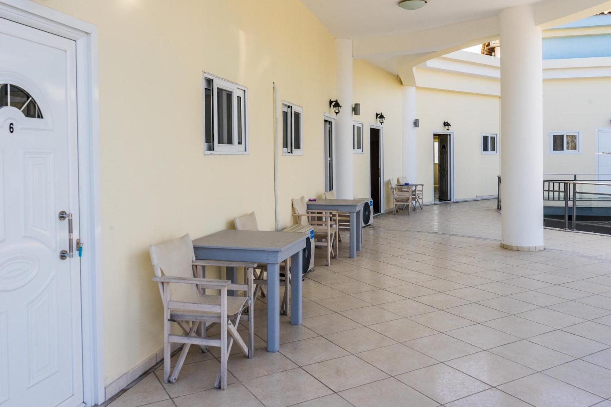 Laganas Strip Mall Apartments المظهر الخارجي الصورة