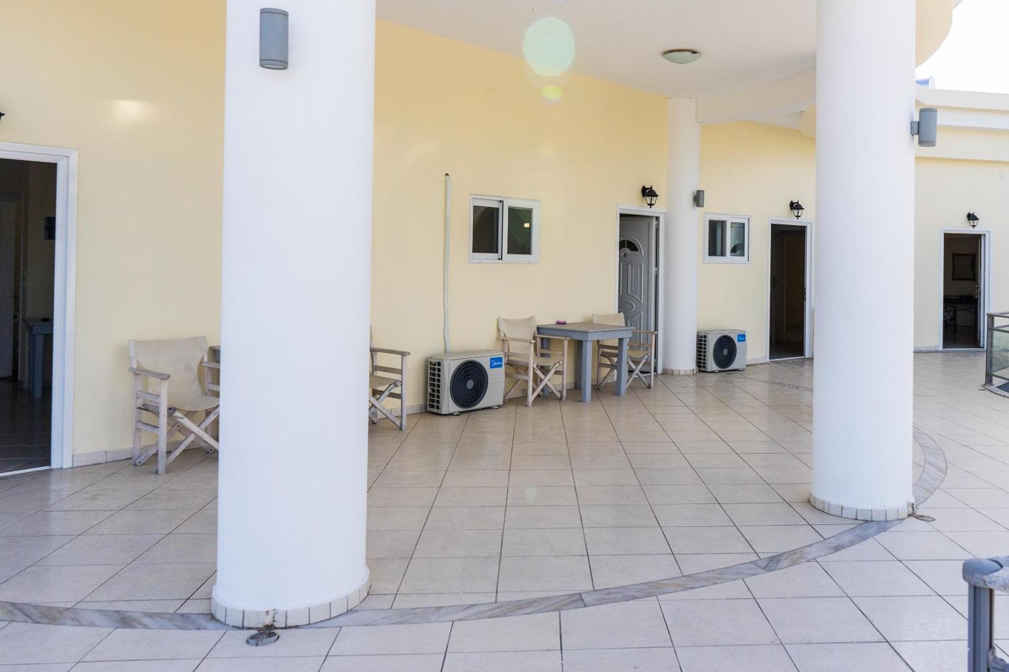 Laganas Strip Mall Apartments المظهر الخارجي الصورة